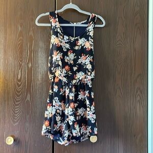 No Brand navy/ black romper with white/ red/ gray floral design. Size Small